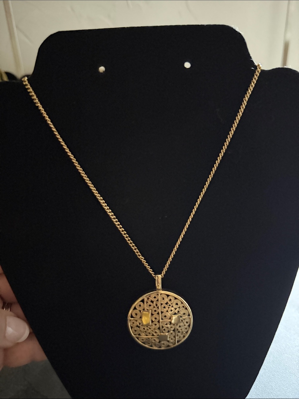 Sarah Coventry Vintage Necklace 1 1/4” Pendant